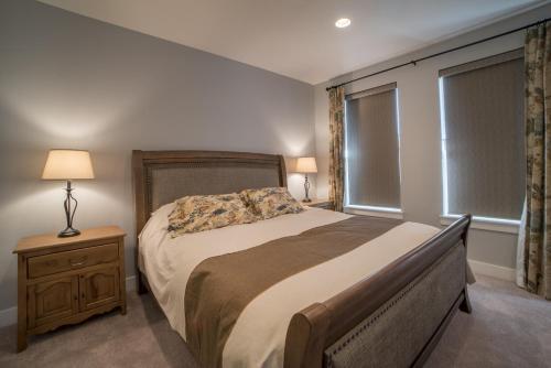 Family Vacation-Crater Hot Spring, Tubing & Ice Skating-Kanton apts