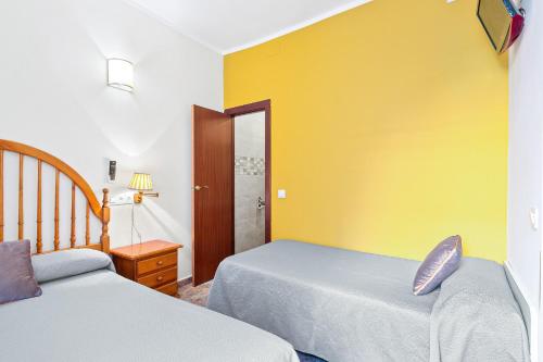 Triple Room with Private Bathroom image 6