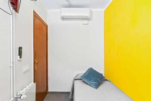 Economy Single Room image 9