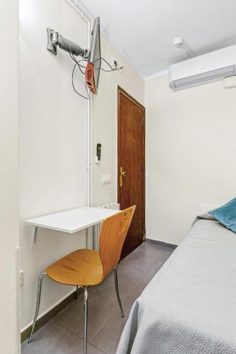 Economy Single Room image 8