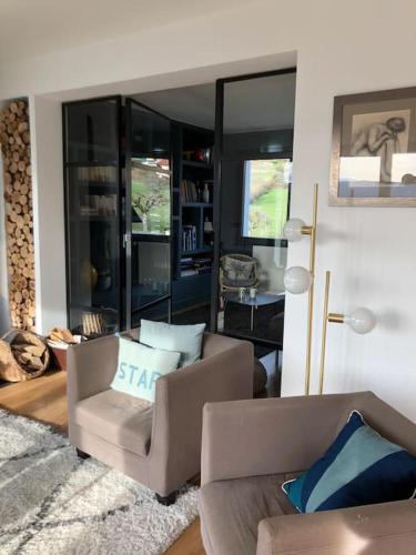 Maison de vacances 220m2 vue Lac et Château (Maison de vacances 220m2 vue Lac et Chateau) in Menthon-Saint-Bernard