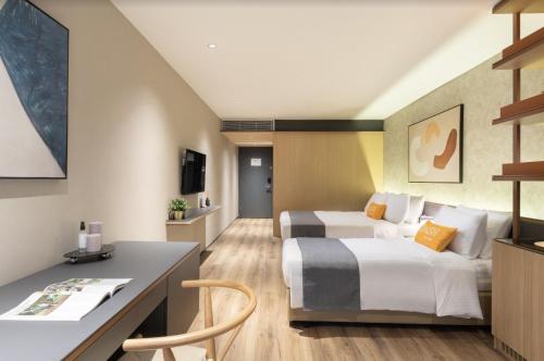 Family Triple Room image 5