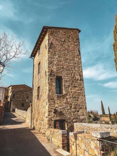  Luxurious Medieval Tower & Private Concierge in 53027 San Quirico dʼOrcia
