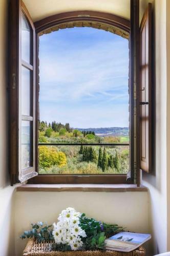  Luxurious Medieval Tower & Private Concierge in San Quirico dʼOrcia
