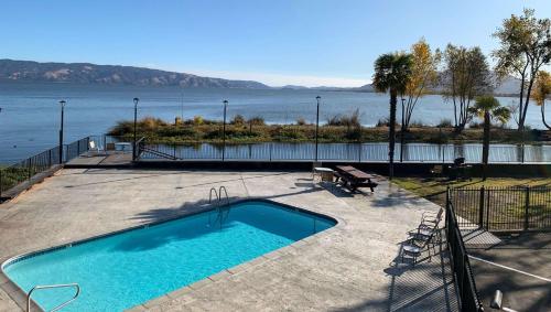 泳池, 安克雷奇旅館拉克波特 (Anchorage Inn Lakeport) in 拉克波特