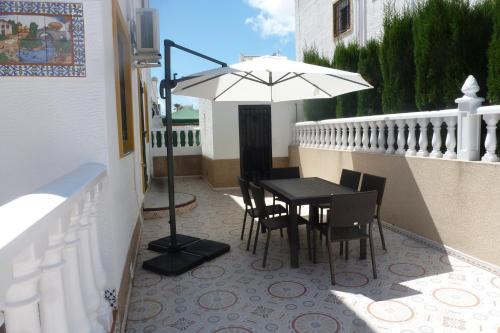 Lovely 6-Bed Villa in Orihuela costa