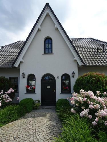 Wunderschönes Ferienhaus in Radewege mit Schönem Garten