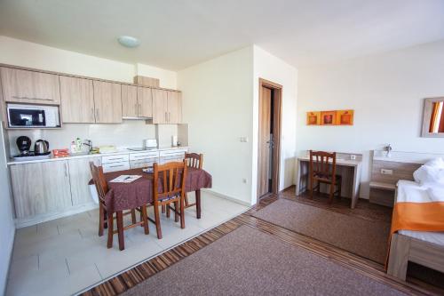 Azúr Ház Kamilla Apartman (Azur Haz Kamilla Apartman) in 瓦德柯爾特