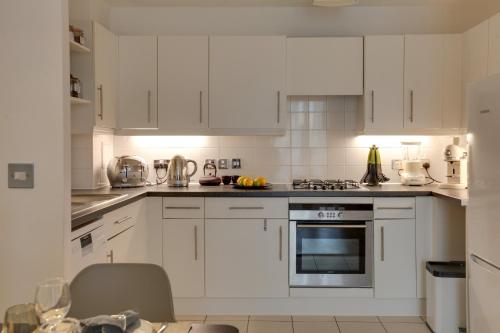Central London - The Shoreditch, Angel, Old Street Apartment, London (photo 5)