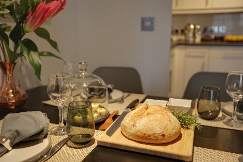 Central London - The Shoreditch, Angel, Old Street Apartment, London (photo 10)