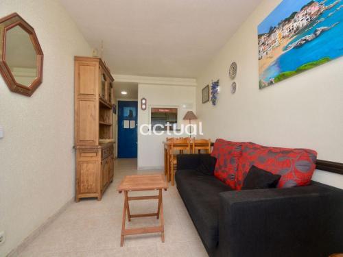 One-Bedroom Apartment image 9