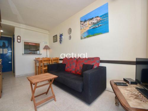 One-Bedroom Apartment image 3