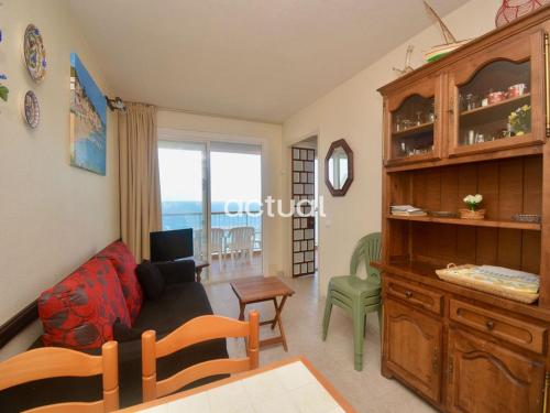 One-Bedroom Apartment image 2