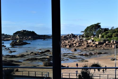 Appartement 5 pers sur la plage à Ploumanac'h, VUE MER à PERROS-GUIREC - Réf 897