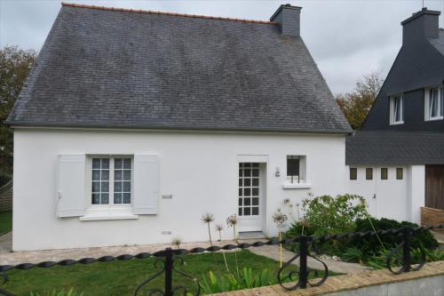 Maison avec jardin, grande véranda, WIFI à ST QUAY-PERROS - Réf 880 gîte à louer Saint-Quay-Perros