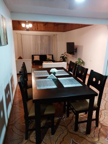 Refugio Sereno en Cartago B&B