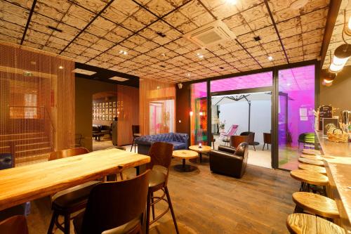 ผับ/เลาจน์, โรงแรมลา ฟาบริก (Hotel La Fabrique) in ลา รอแชลล์