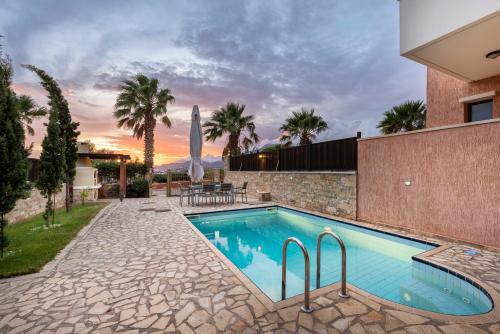 Swimming pool, Pearls Of Crete - Holiday Residences in Makris Gialos