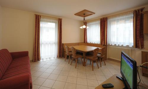 Apartment with Garden View