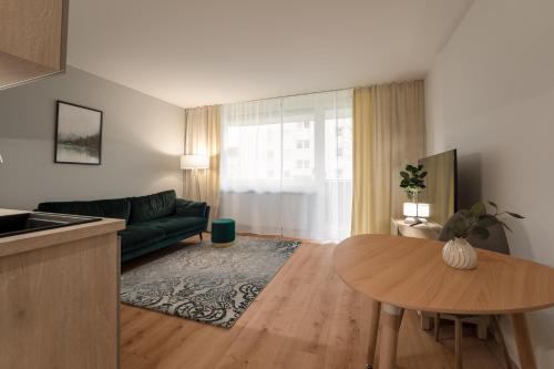 2-Zimmer-Apartment mit Balkon - Nähe SBahn