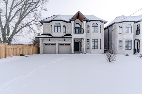 Lake Ontario Stylish Family-friendly House