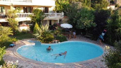 Petit coin de paradis, vue panoramique mer &montagne, piscine privée... - Location saisonnière - Calcatoggio