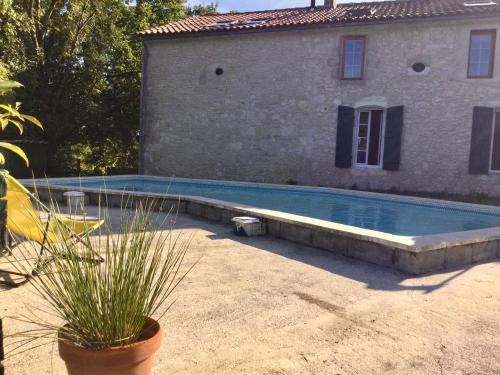 Belle et spacieuse chambre d’hôtes avec piscine - Accommodation - Savignac-de-Duras