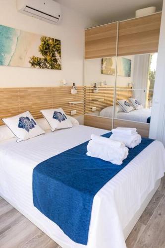One-Bedroom Apartment image 10
