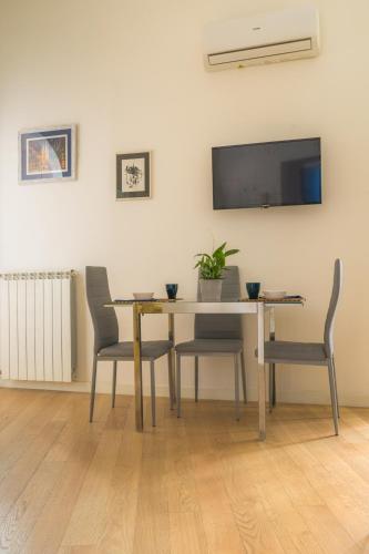 4 Giornate Apartment - Tap to explore photos
