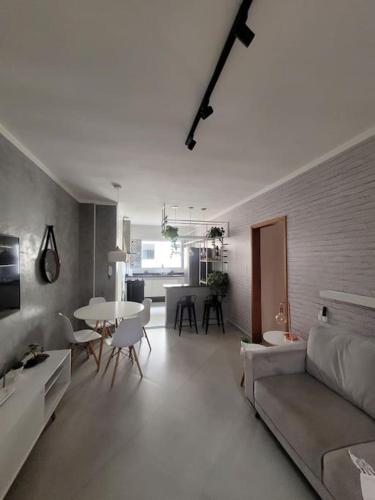 Apto 1o andar novo 2 Dorm - próximo ao centro - Rua Vila Rica
