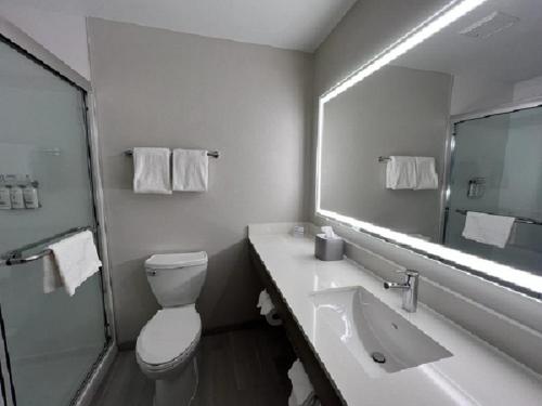 Holiday Inn Express - Rensselaer by IHG thumb 2