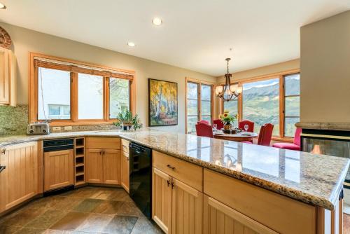 Aspen Ridge 24 by Alpine Lodging Telluride thumb 3