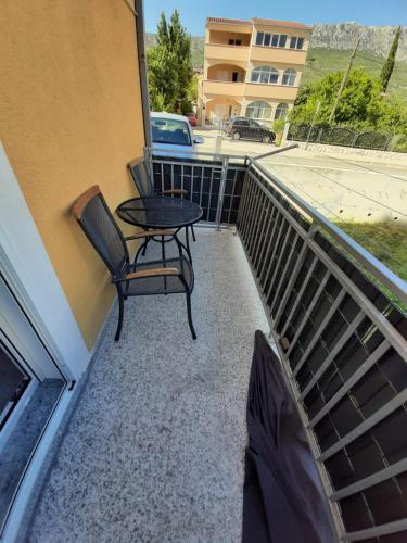 Apartment Radalj - image 10