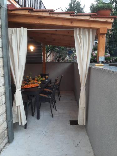 Apartment Radalj - image 12