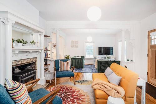 1850 Catskills Farmhouse on 8 acres in E. Durham in East Durham (NY)