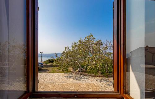 Gorgeous Apartment In Stinica With House Sea View