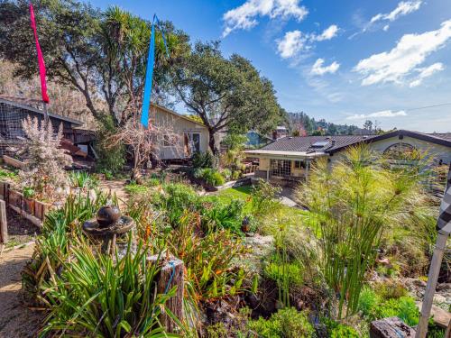 Amazing Santa Cruz Landscaped Paradise