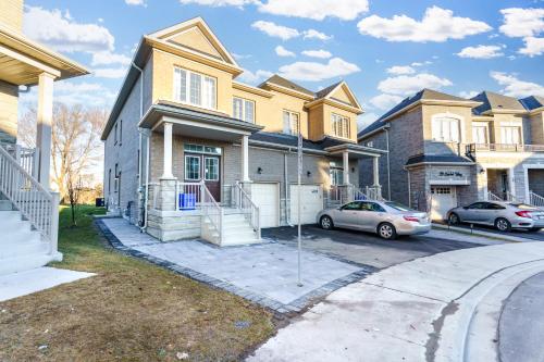 Lovely House near Lake Ontario