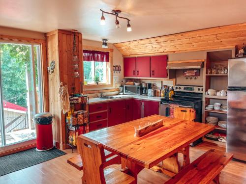 Gîte B&B du Village (Gite B&B du Village) in แซ็ง-มาทิเยอ-ดู-ปาร์ก (QC)