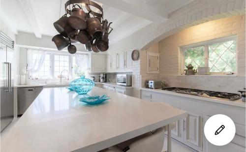 Spectecular Oceanfront french chateau in Los Angeles ca in Palos Verdes Estates, USA