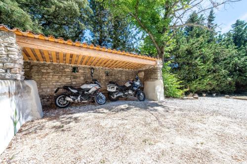 Maison d'Hôtes Les Caroubiers