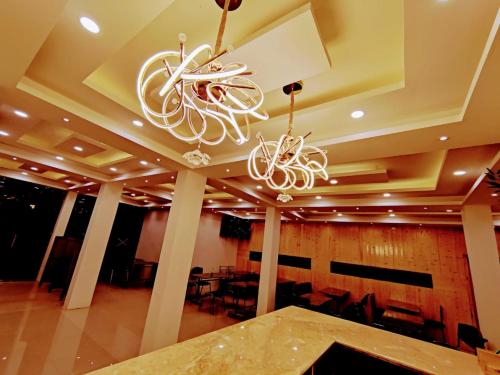 Gulshan Palace By Seven Hills Srinagar By Him Haults Hospitality – Srinagar, PA