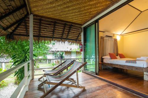Facilities, Pawapi Beach Resort Koh Mook in Koh Mook