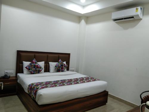 Deluxe Room image 10