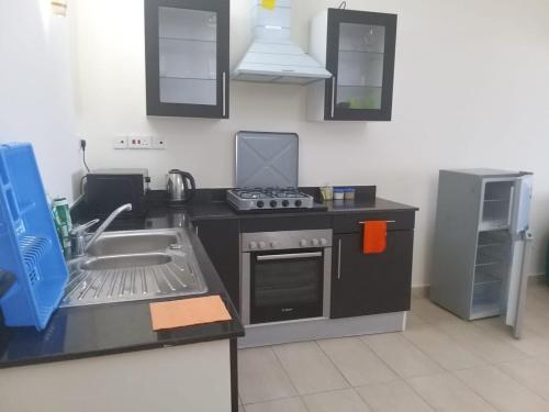 keittiö, Lux Suites Diani Beachfront Studio Apartments in Mombasa