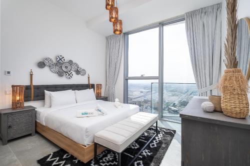 Urban tropic 3 bedroom apartment with full sea view by Suiteable Interiors, Дубай