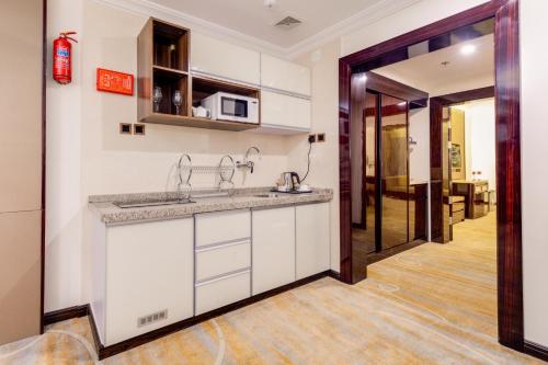 مطبخ, فندق ألرتيقا (ALERTIQAA HOTEL) in المروة