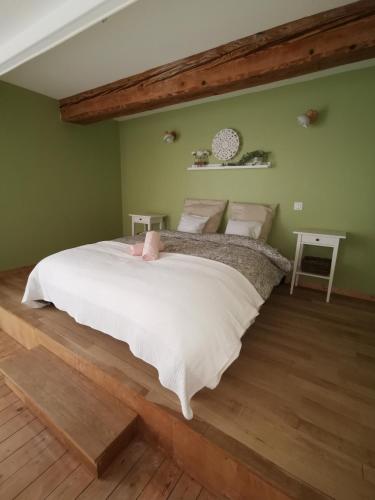Gîte des Frangines (Gite des Frangines) in Šemilī Surjona