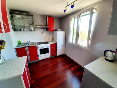 Attractive Beach Apartment - Vitarnja! in Jelza