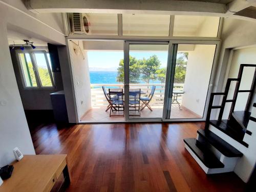 Attractive Beach Apartment - Vitarnja! in Jelza